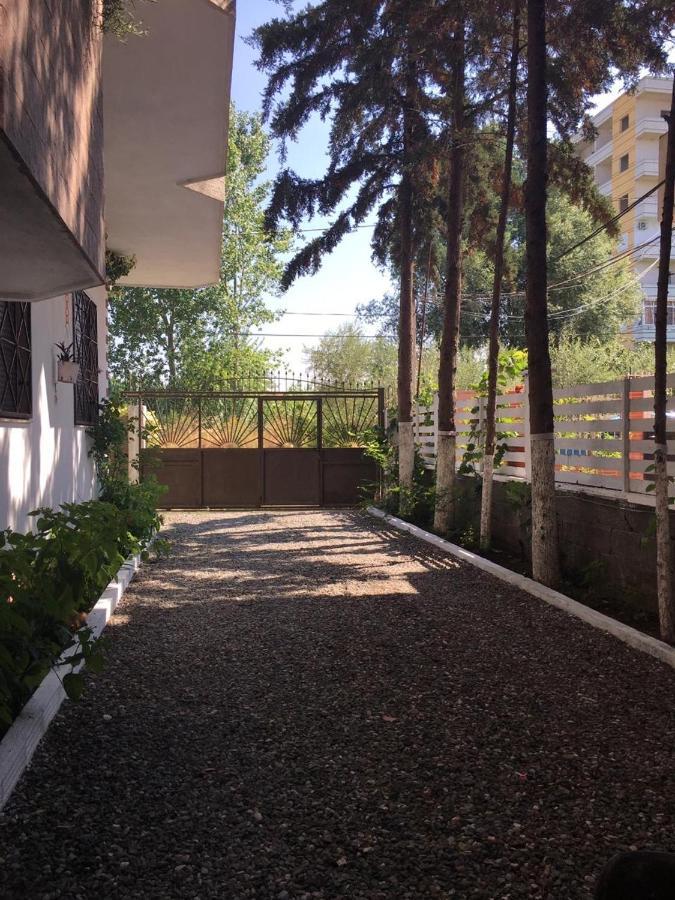 Apartment Tafilaj Durres Bagian luar foto