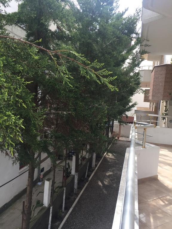 Apartment Tafilaj Durres Bagian luar foto